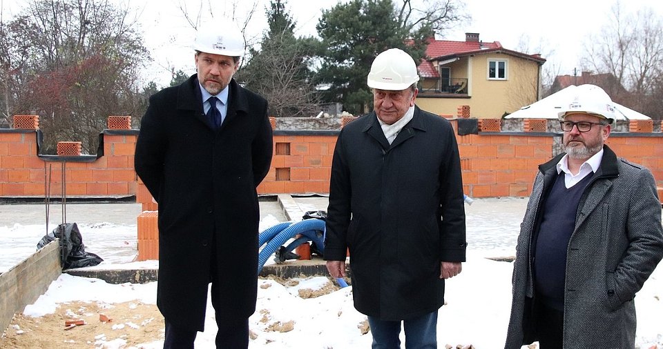 Budynki KTBS w Kaliszu z aktem erekcyjnym